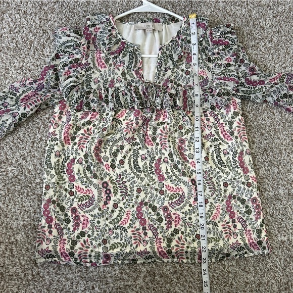LOFT Cream Pink Green Floral Ruffle Long Sleeve Blouse XS Spring - Picture 5 of 6